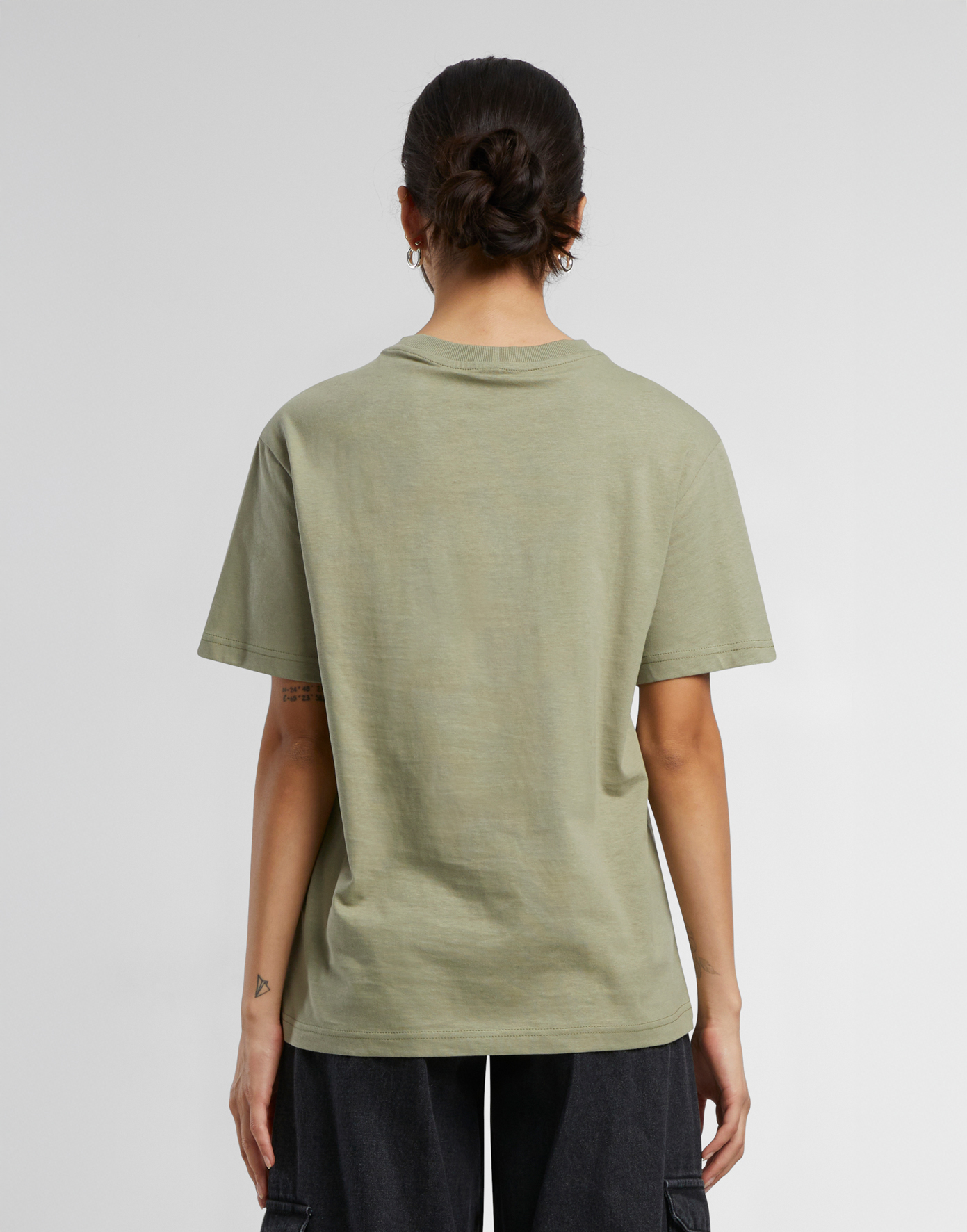 CAMISETA MANGA CORTA MUJER OVERSIZED 200GSM | BY211