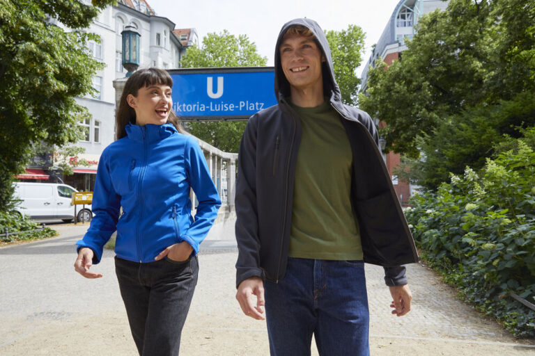 Chaqueta SoftShell · Con Capucha Desmontable · Tejido Polar · Elástica NAVY FRONT